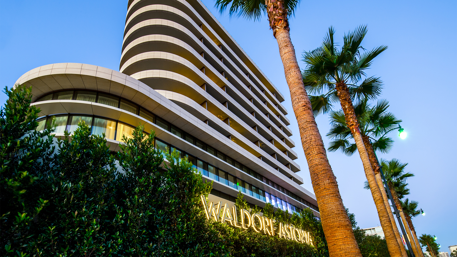 Waldorf Astoria Beverly Hills exterior